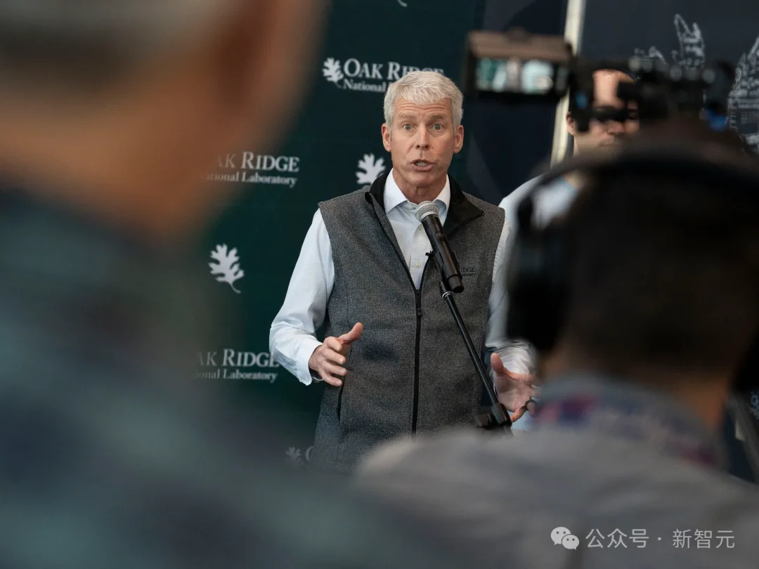 美国「曼哈顿计划」启动！OpenAI谷歌等24巨头打响「科技珍珠港之战」