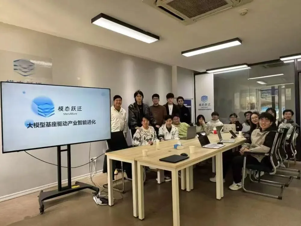 3位武大00后,融资数千万,要做智能体的“3D打印机”