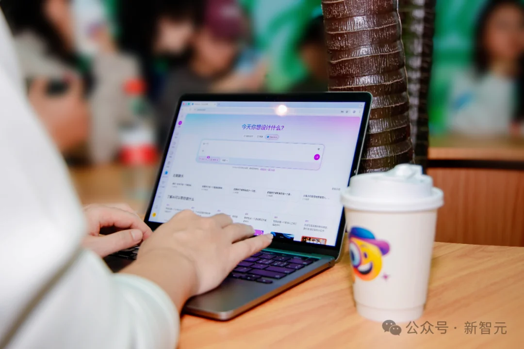 设计工具迎来入口「革命」：Canva可画这波太懂中国打工人了！