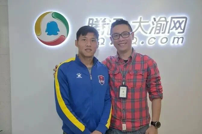 大厂离职后，白天是保安，夜里是 AI 创造者