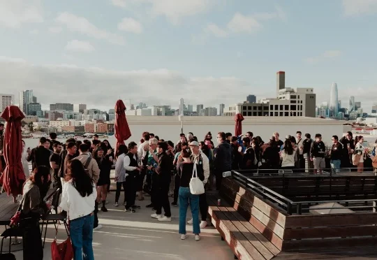 Manus数十亿美元卖身，中国AI应用的关键词只有一个