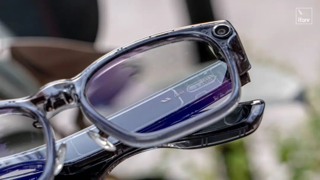 刚刚,理想首款AI眼镜发布!1699元标配蔡司镜片,小米都没这么狠