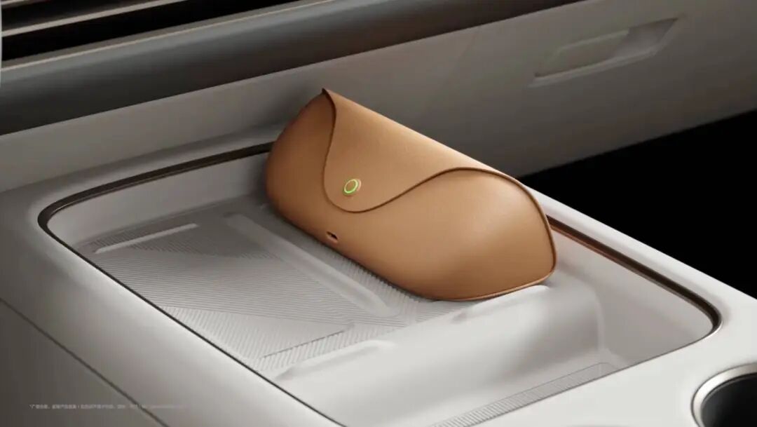 刚刚,理想首款AI眼镜发布!1699元标配蔡司镜片,小米都没这么狠