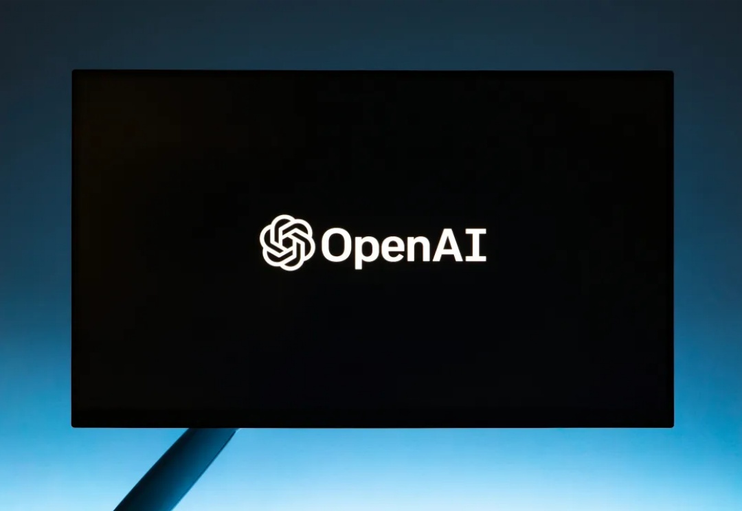 速递｜与微软再对弈，OpenAI向CoreWeave注资120亿美元