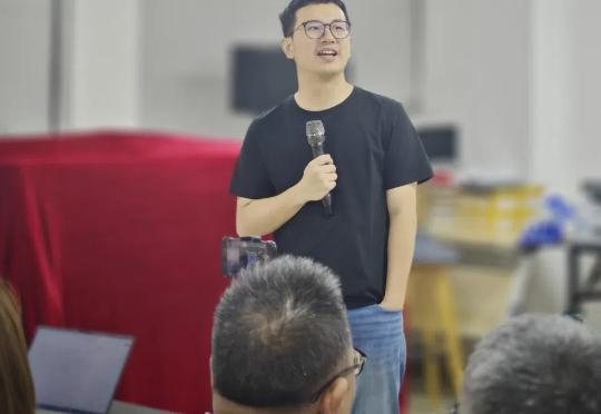 对话Manus肖弘：Manus和Monica诞生背后，创始人的完整思考