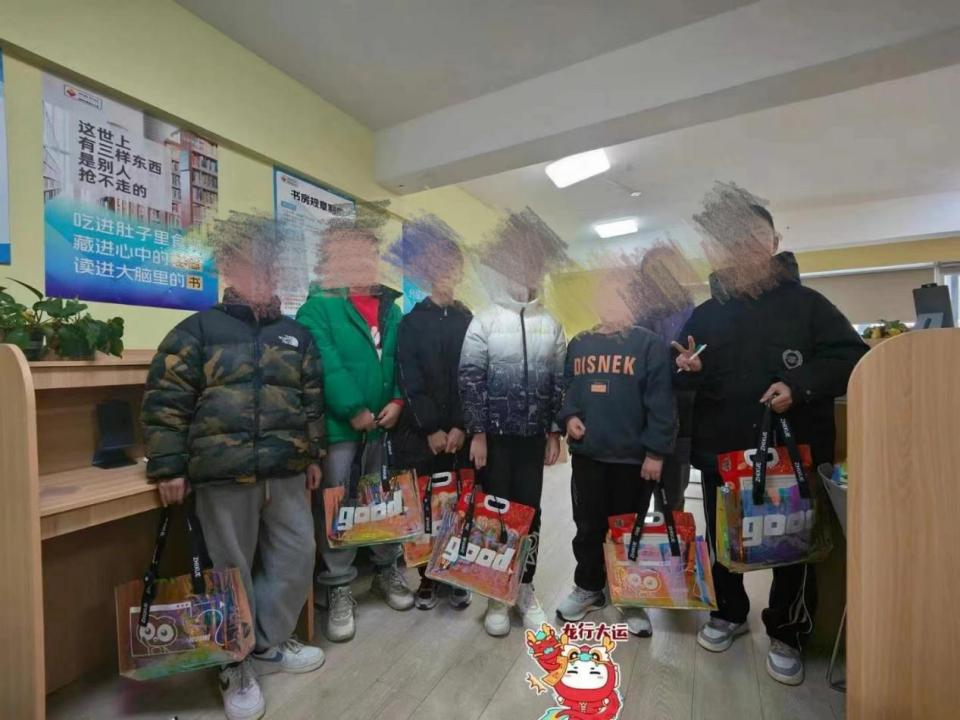 逃离北上广，这群年轻人在县城用AI致富