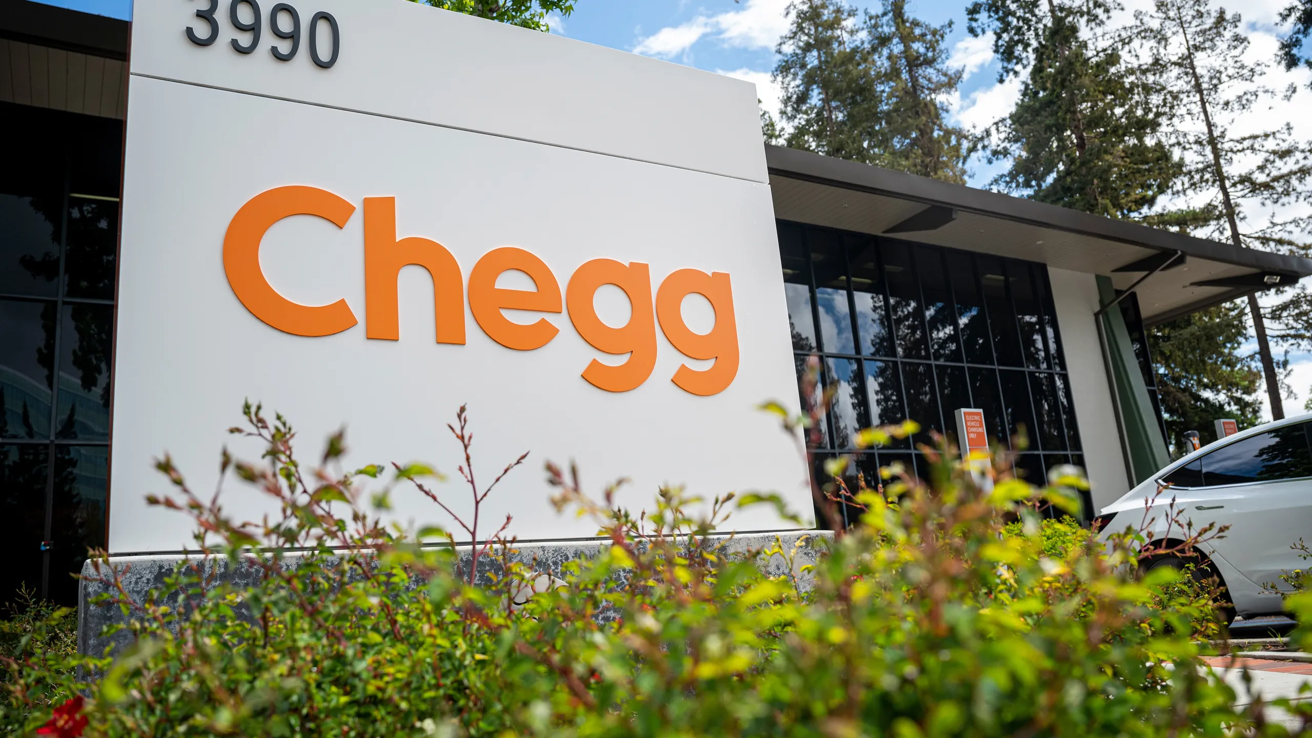 裁员 22%，Chegg 输给了 AI ？