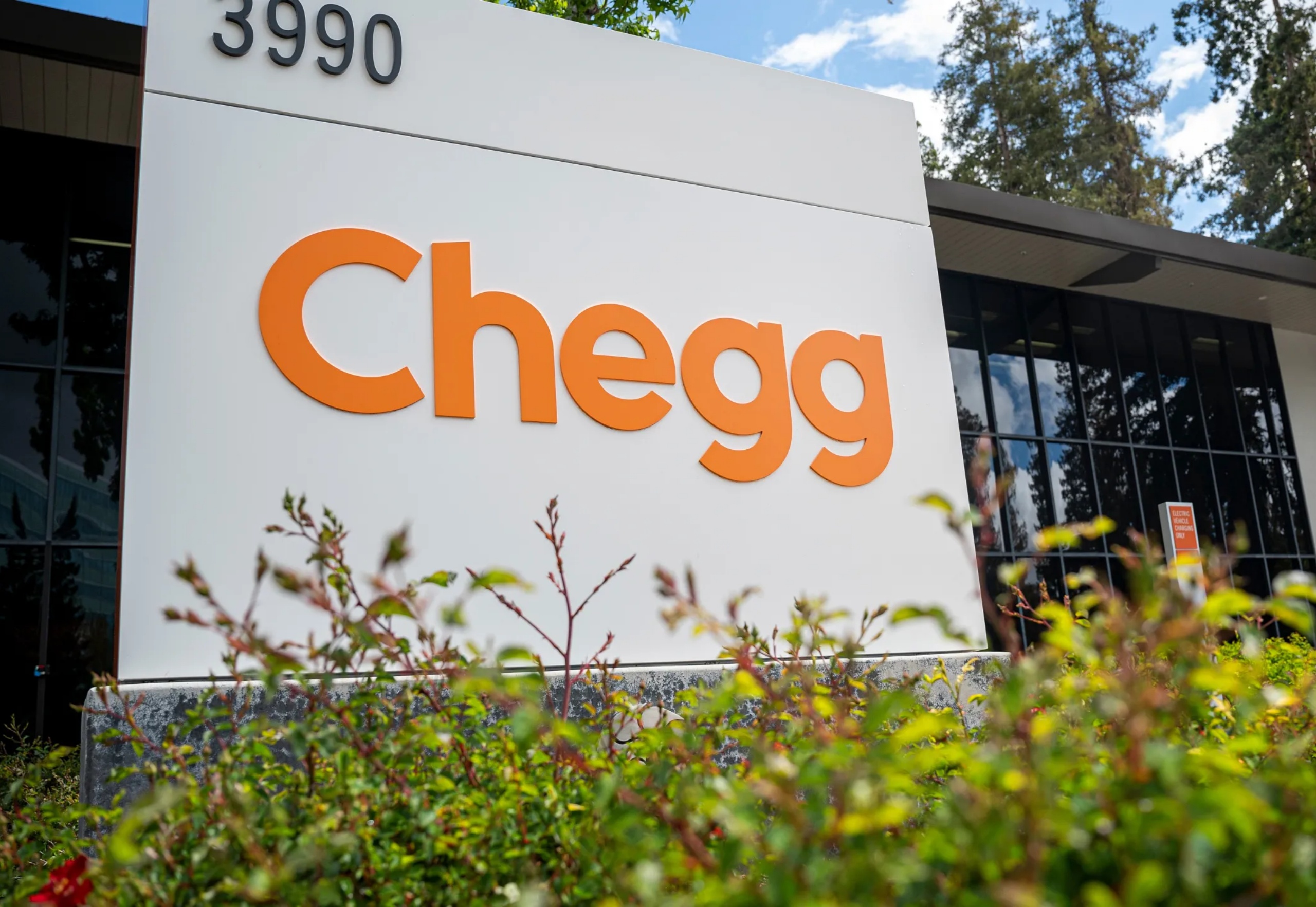裁员 22%，Chegg 输给了 AI ？