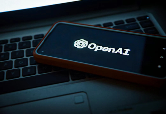 速递｜OpenAI千万元级政府定制服务曝光，国防与Grab成首批客户