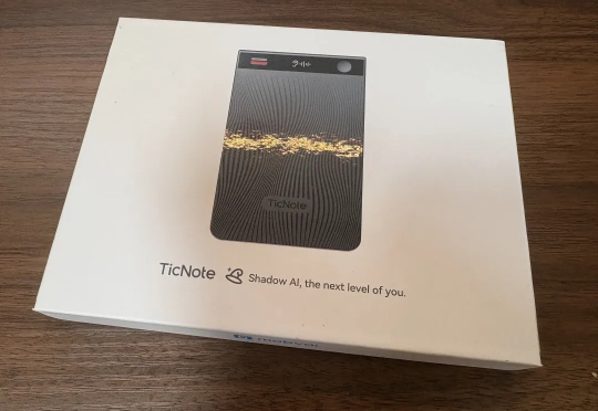 被iPhone逼急了,我决定花1499买了个AI录音卡片。