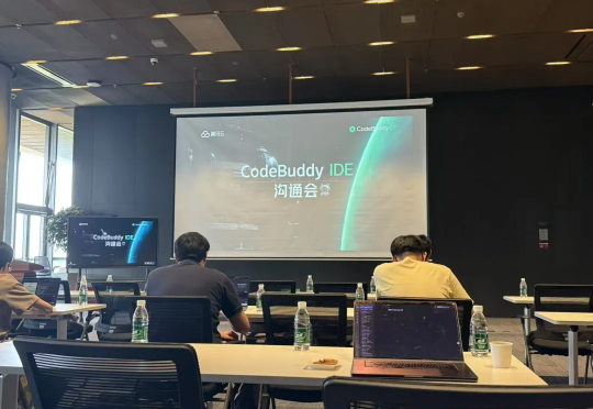 新的CodeBuddy IDE测了，我们感受到腾讯搞定创意人士的野心