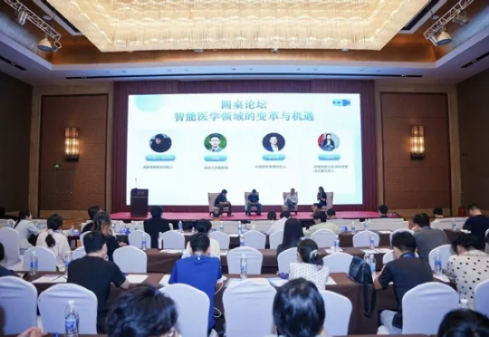 深度｜海豚智能发布超声多模态大模型，百度百舸为“看懂超声”注入核心算力引擎