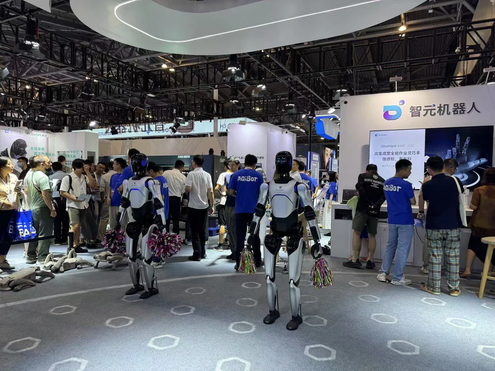 在上海WAIC，800展商无一不想成为黄仁勋
