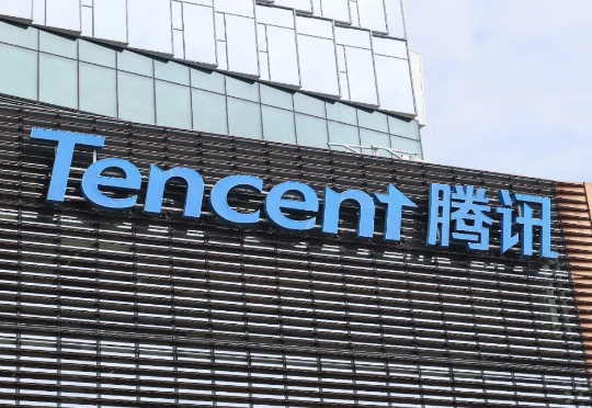 AI 和海外游戏发力，腾讯重回 7000 亿美金