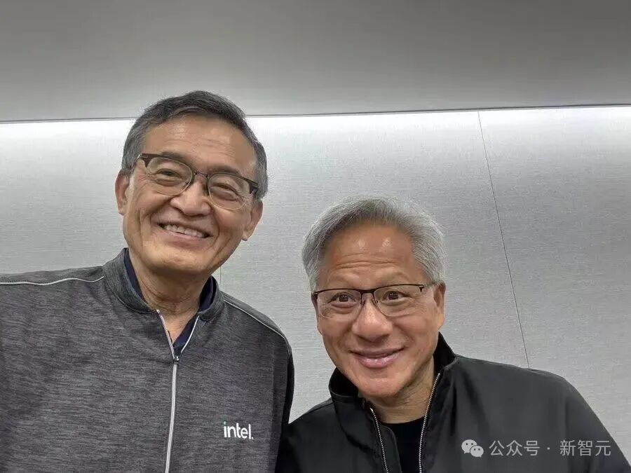 芯片大地震，黄仁勋355亿入股！英特尔要为老黄造CPU，股价狂飙30%