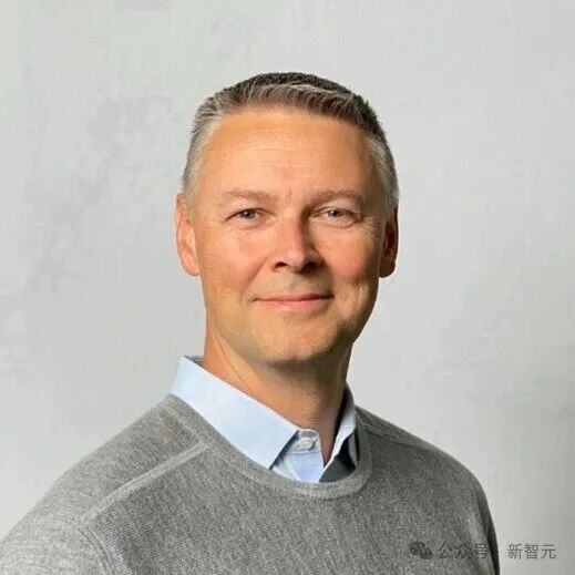 突发：甲骨文CEO下台！刚和OpenAI签下3000亿美元大单，或因路线斗争