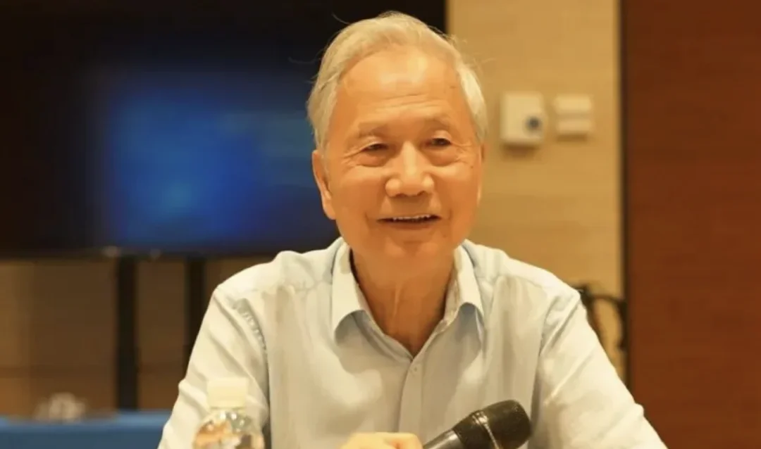 MiniMax创始人闫俊杰，河南小伙不贪财，26岁成博士，把实习生带成华为天才少年，32岁弃高薪创业，获黄仁勋赏识，阿里腾讯投资，IPO破纪录