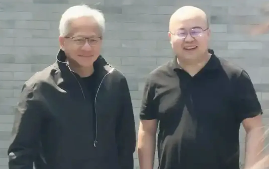 MiniMax创始人闫俊杰，河南小伙不贪财，26岁成博士，把实习生带成华为天才少年，32岁弃高薪创业，获黄仁勋赏识，阿里腾讯投资，IPO破纪录