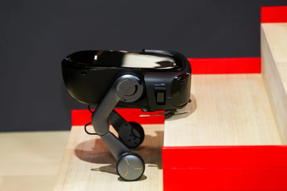 AI已从神坛进入硬件的重力井，做得“无聊”才有钱赚｜2026 CES观察