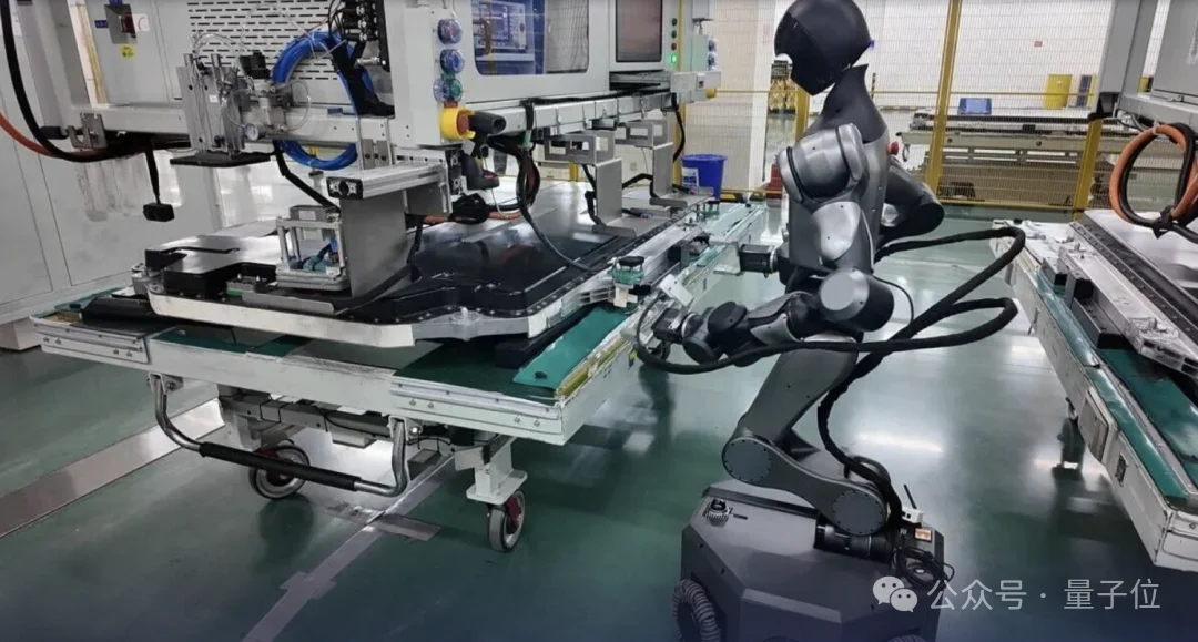 具身开源模型新王!千寻Spirit v1.5模型登顶 RoboChallenge,终结 Pi0.5领跑时代