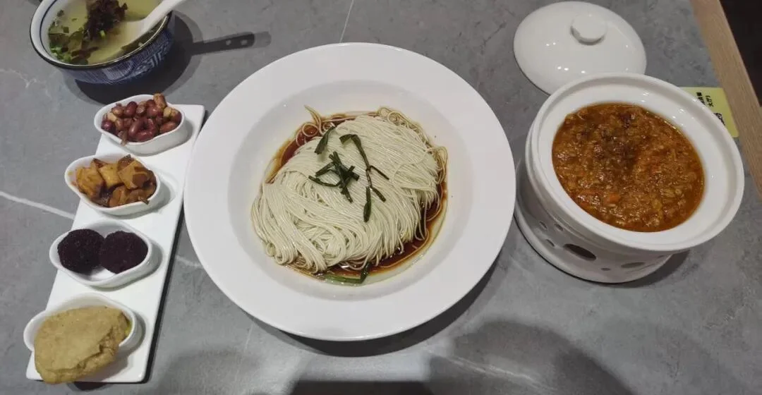 不上云、不租卡，如何优雅地在本地微调Qwen-VL-30B？