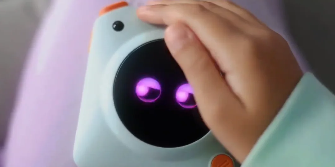 听力熊Teeni.AI重磅新品发布 AI随身机器人Mooni Pro