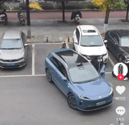 “跟AI聊了100万字后，我再也不骂他了”