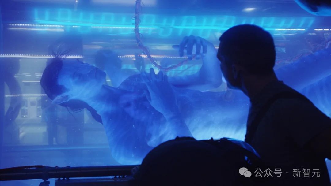 马斯克「脑机第一人」首爆！不开颅在线升级，永生代码已写入