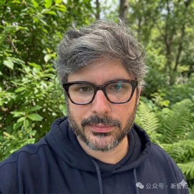 开源版Cowork爆火，逼得Anthropic下放Cowork