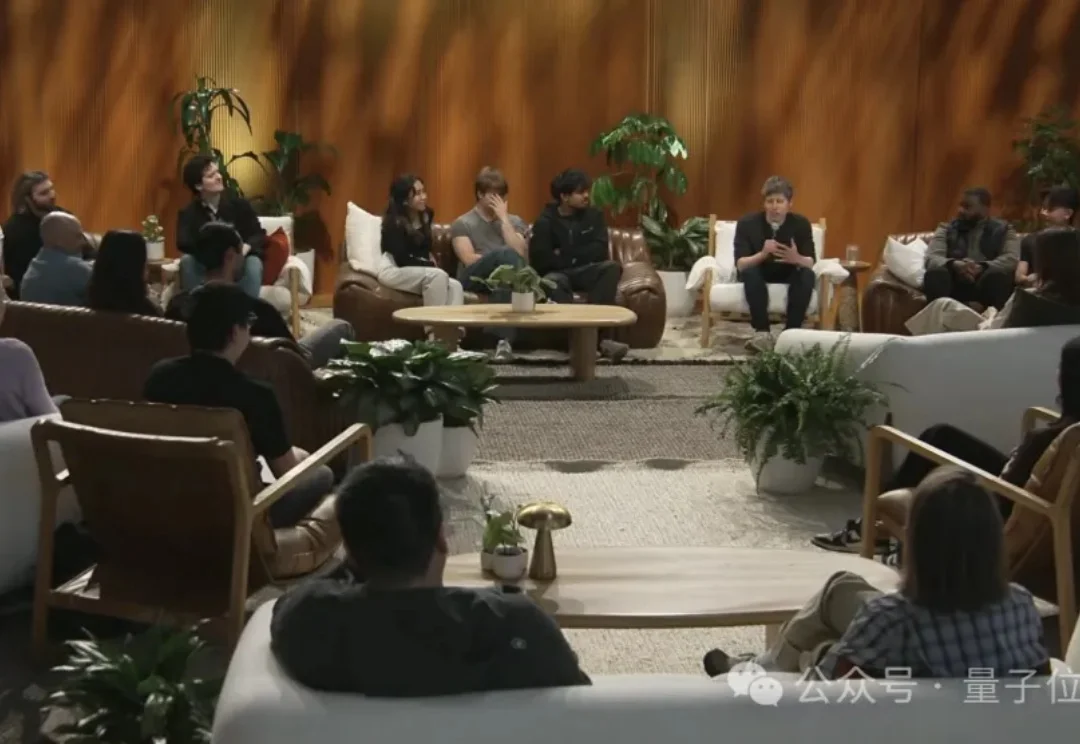 奥特曼承认OpenAI路线走偏了，以及“写代码将变得不再重要”