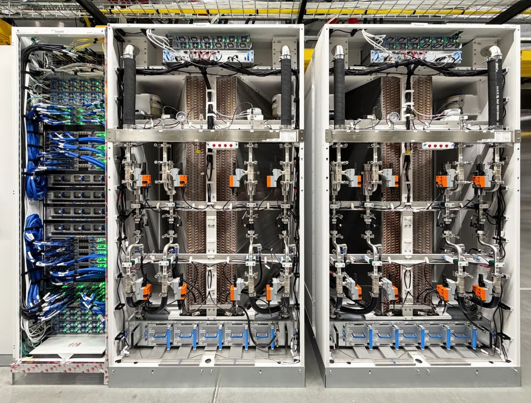 刚刚，微软全新一代自研AI芯片Maia 200问世