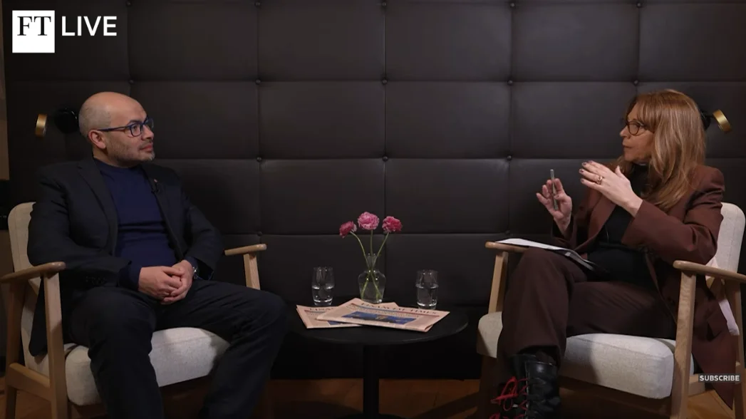 谷歌DeepMindCEO：谷歌最接近AGI的模型是Veo，不是Gemini 3！没有引入广告的计划，曝AI眼镜最新进展：杀手级应用将出现