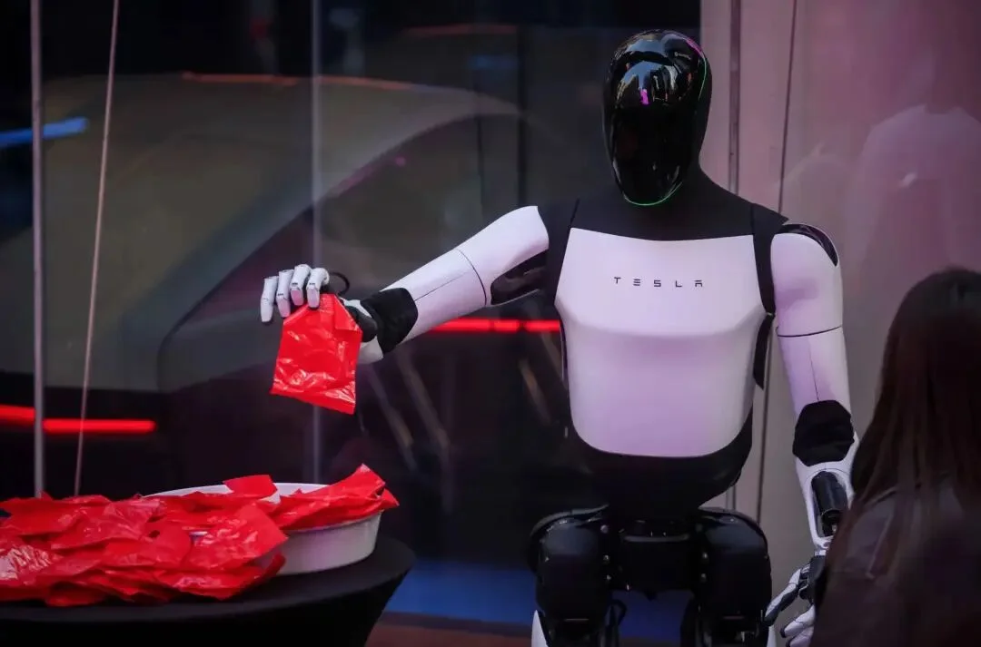 刚刚,马斯克砍掉百万豪车!Model S/X「变身」擎天柱,特斯拉彻底转型机器人公司