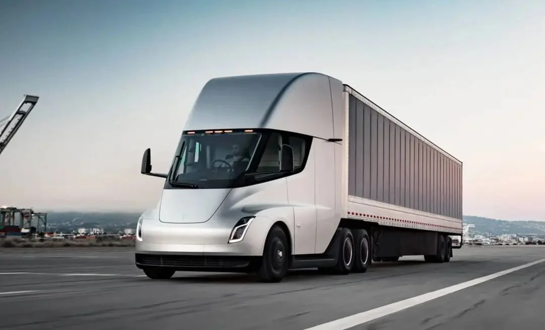 刚刚,马斯克砍掉百万豪车!Model S/X「变身」擎天柱,特斯拉彻底转型机器人公司