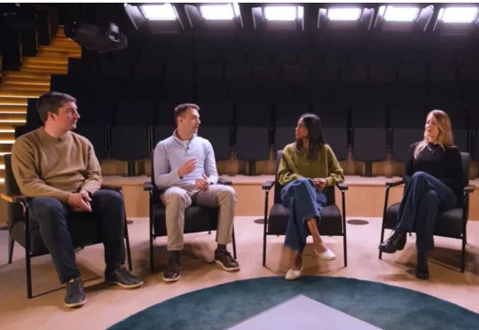 DeepMind团队独家揭秘AlphaGenome内幕：两年攻坚，让AI读懂基因组98%的非编码区