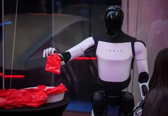 刚刚，马斯克砍掉百万豪车！Model S/X「变身」擎天柱，特斯拉彻底转型机器人公司