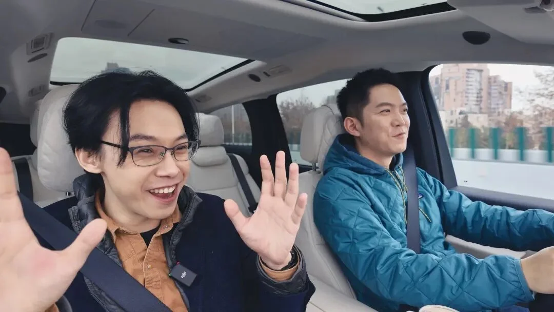 视频剪辑的「Cursor 时刻」来了？｜对谈 ChatCut 创始人李凯文：从金马导演到 AI 创业