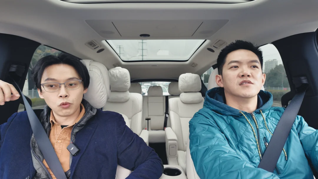 视频剪辑的「Cursor 时刻」来了？｜对谈 ChatCut 创始人李凯文：从金马导演到 AI 创业