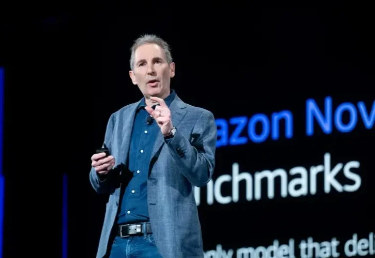 亚马逊裁员16000人，员工竟用AI「算」出了裁员名单？