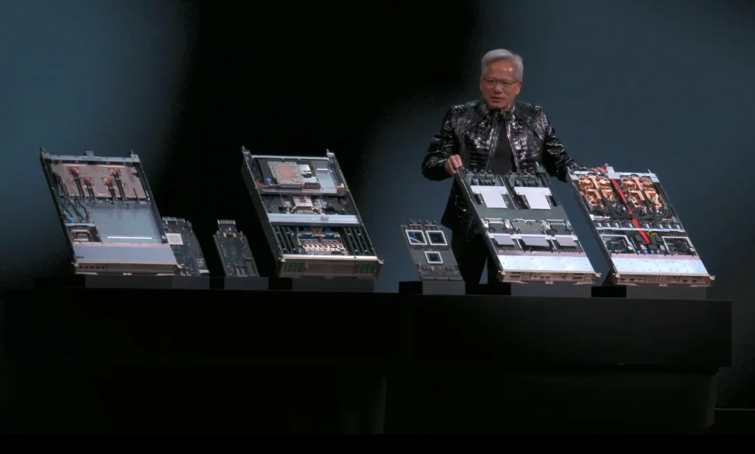 英伟达黄仁勋在CES发布Vera Rubin平台,GPU AI推理性能提升5倍