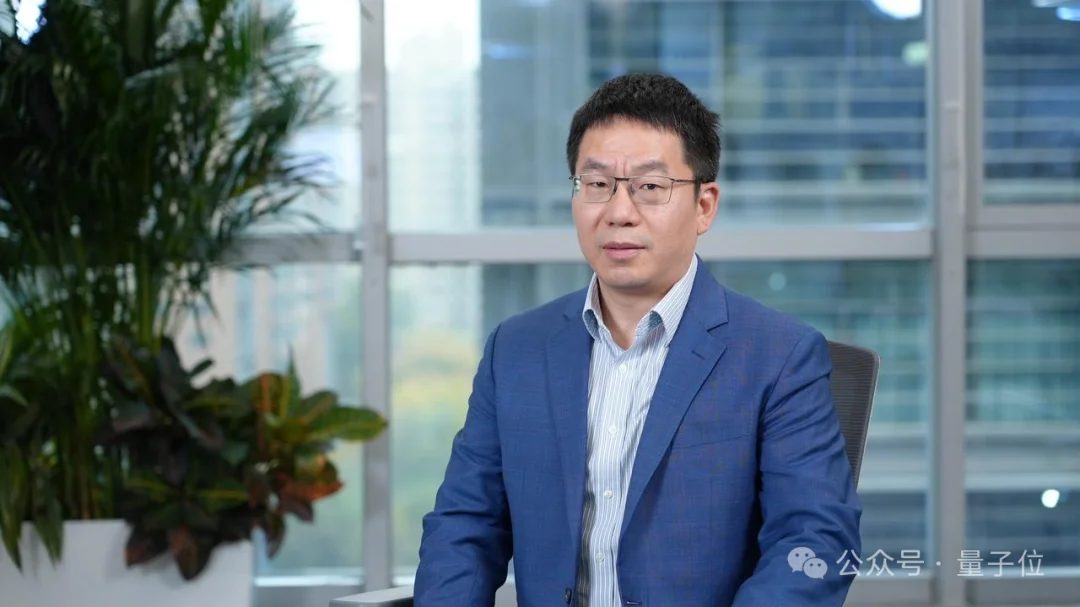 刚刚,智谱港交所敲钟!市值528亿港元