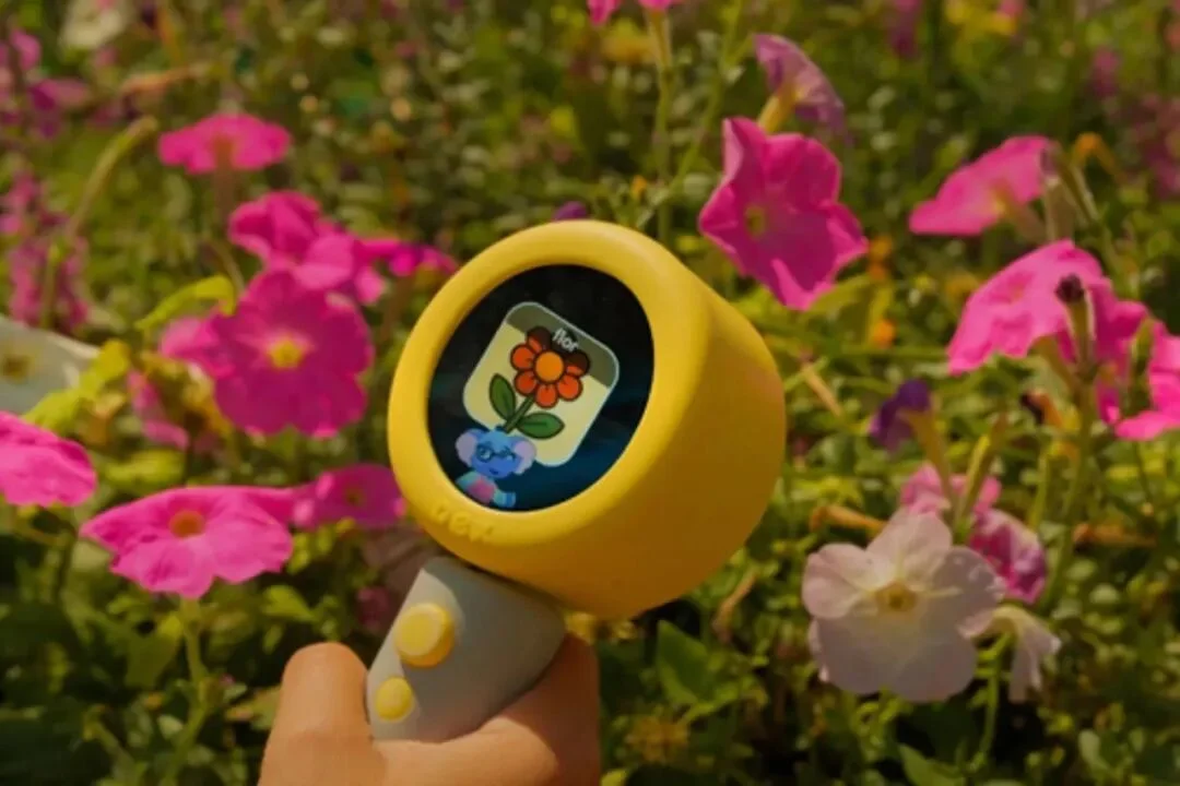 会飞的宠物、能通话的狗绳？直击CES 2026上最「不务正业」的AI发明