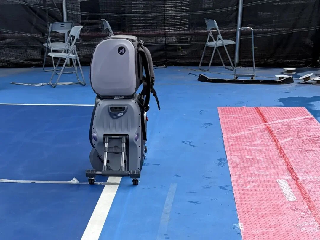中国 AI 硬件的下一个爆款，可能生在「网球场」