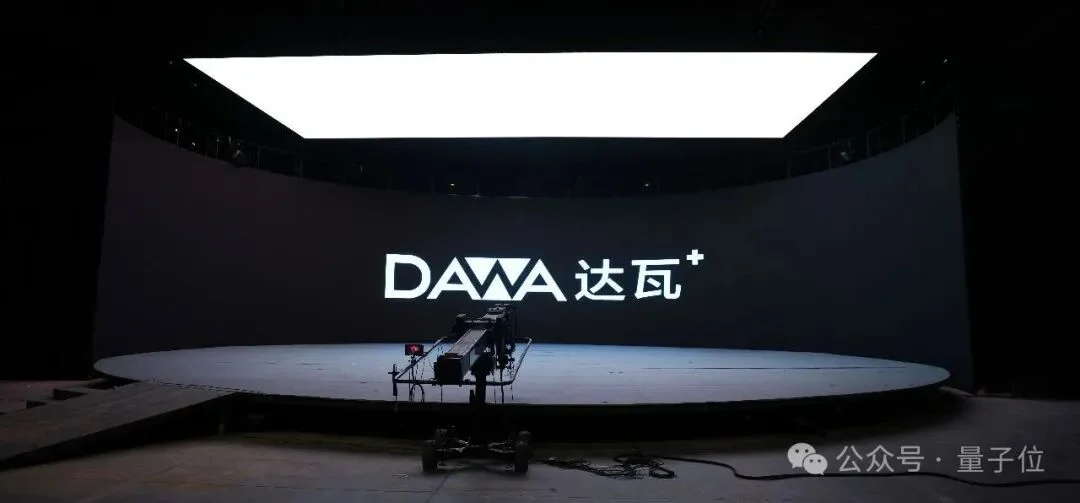 一张5090跑起34B实时世界模型，国产玩家拿下英伟达大奖！