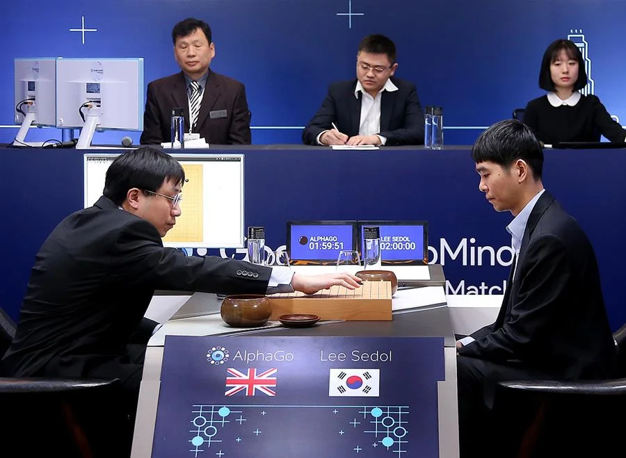 AlphaGo核心作者:十年了,LLM还没学到那场棋局「神之一手」的精华