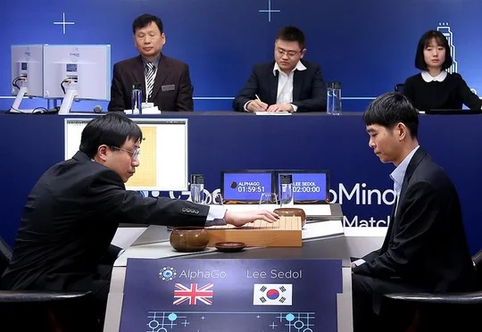AlphaGo核心作者：十年了，LLM还没学到那场棋局「神之一手」的精华