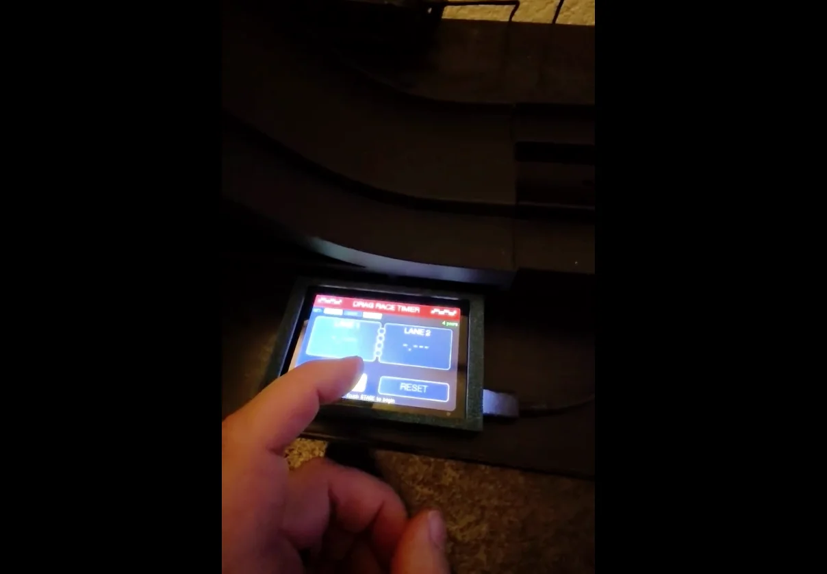 两个95后华人,搞出硬件版Clawdbot,售价1700元