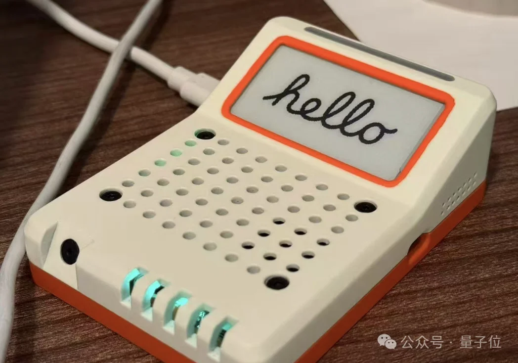 两个95后华人,搞出硬件版Clawdbot,售价1700元