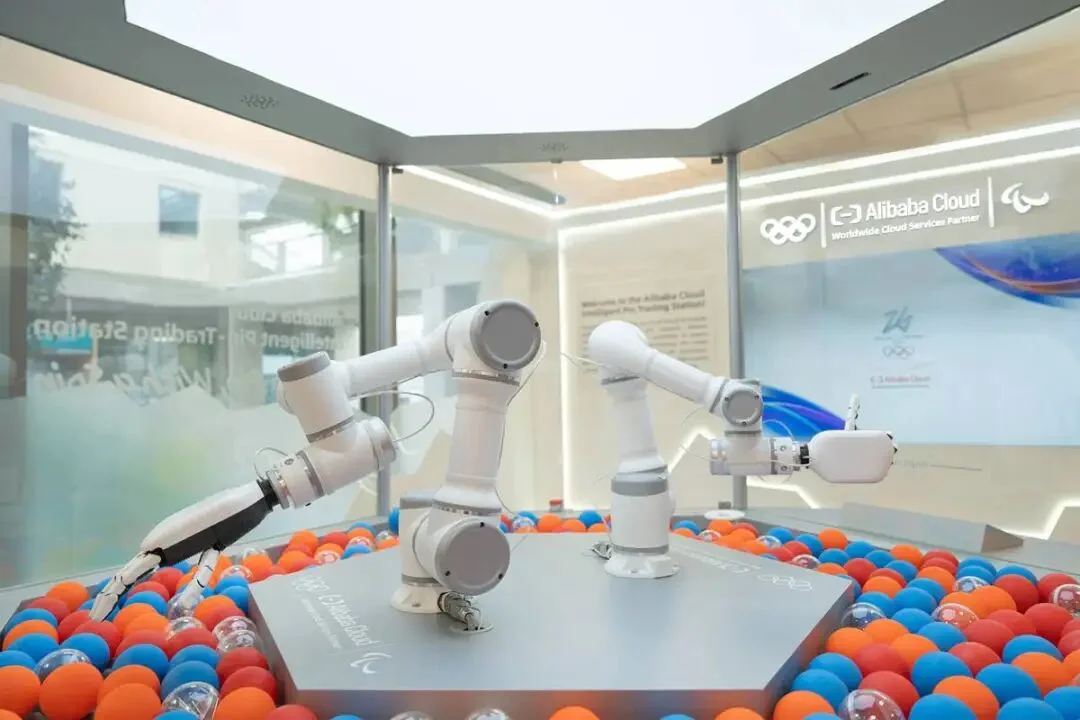 赛前必「摸福」？阿里云这个 AI 装置成了运动员的「冬奥许愿池」
