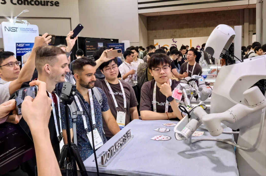 春晚机器人从跳舞到干活，这家公司把马斯克吹过的牛实现了